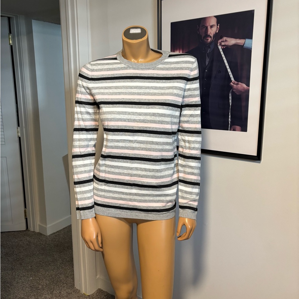 Tommy Hilfiger Gray Crewneck Sweater